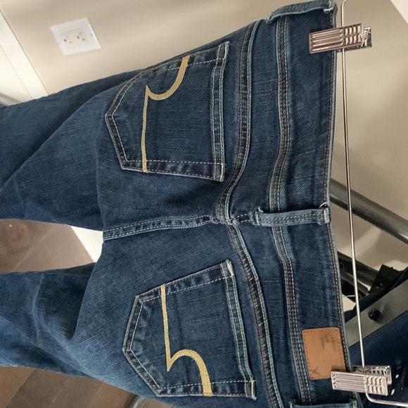 Women’s American Eagle Jeans - Picture 7 of 9